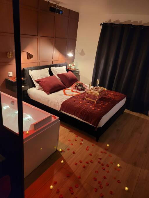 Nuit D'Evasion Love Room Avec Baignoire Balneotherapie Toulon Buitenkant foto