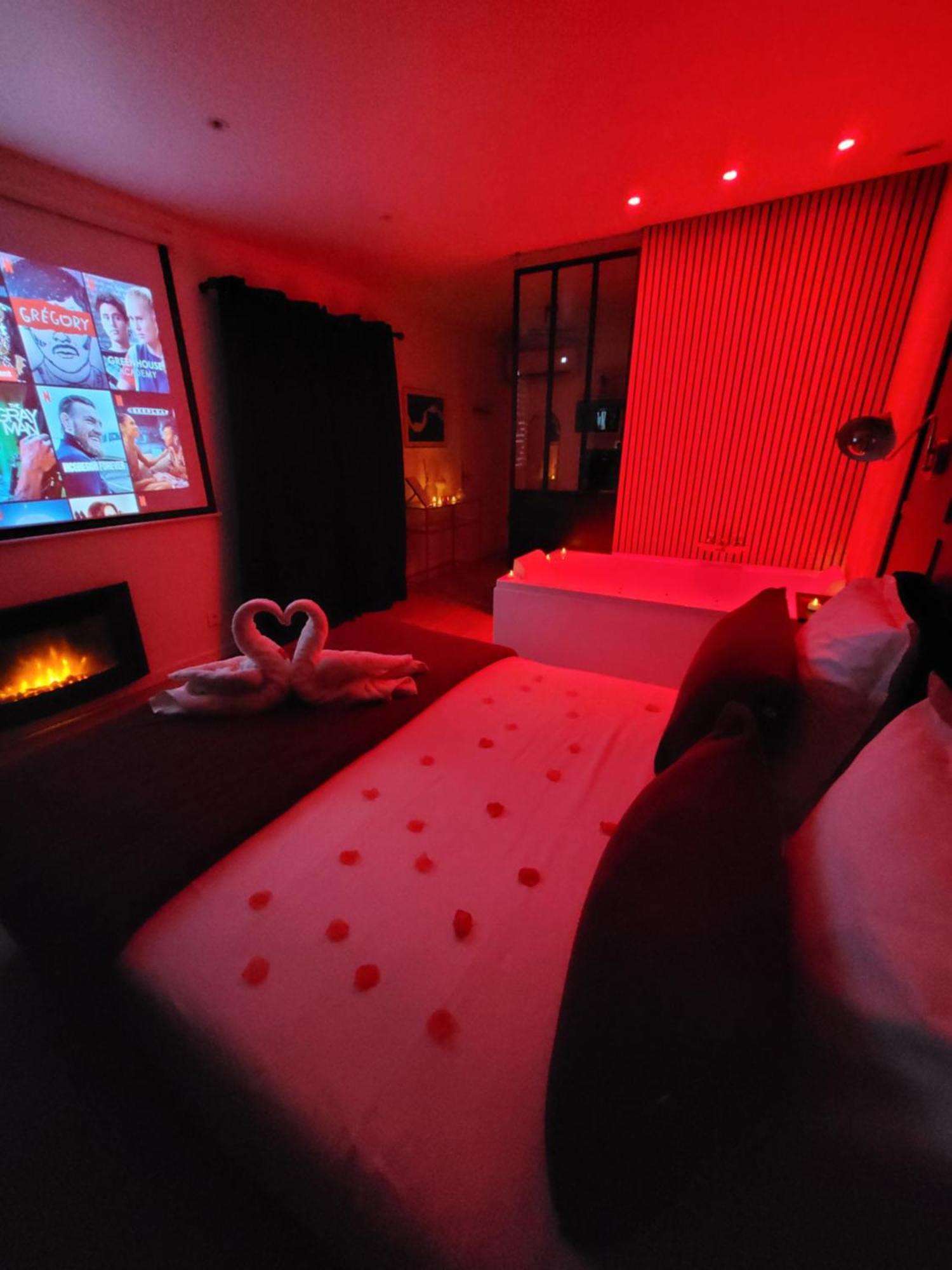 Nuit D'Evasion Love Room Avec Baignoire Balneotherapie Toulon Buitenkant foto