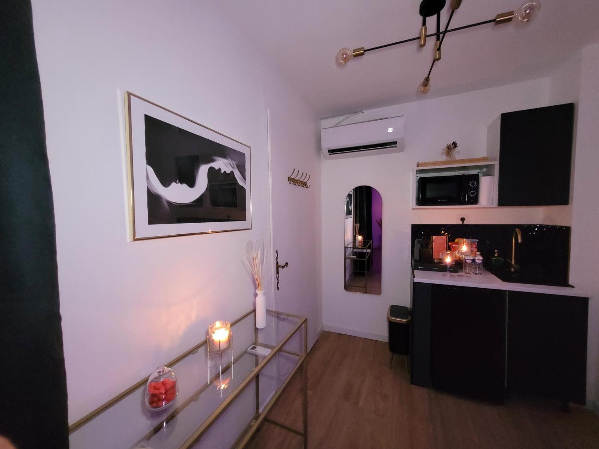 Nuit D'Evasion Love Room Avec Baignoire Balneotherapie Toulon Buitenkant foto