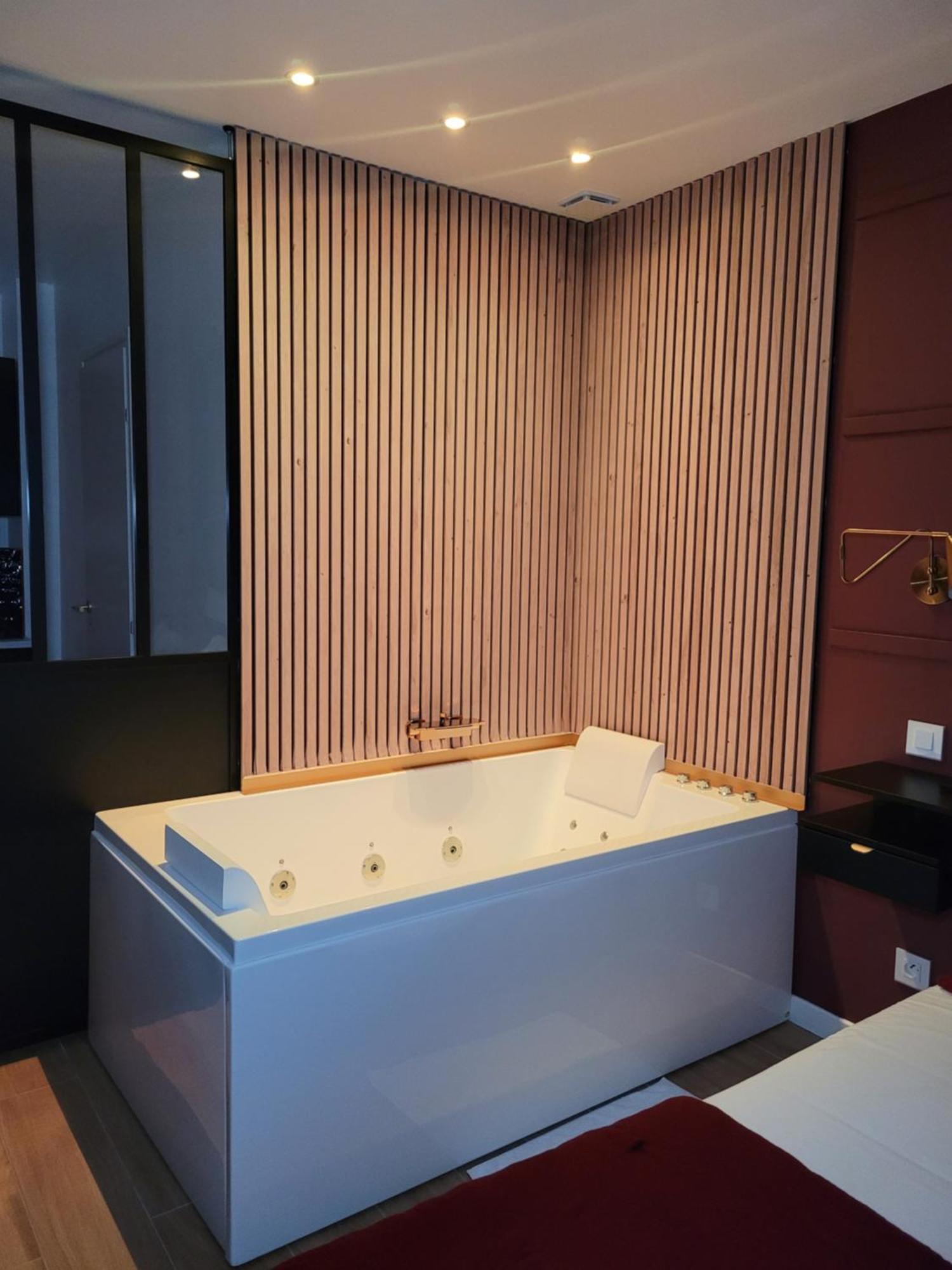 Nuit D'Evasion Love Room Avec Baignoire Balneotherapie Toulon Buitenkant foto